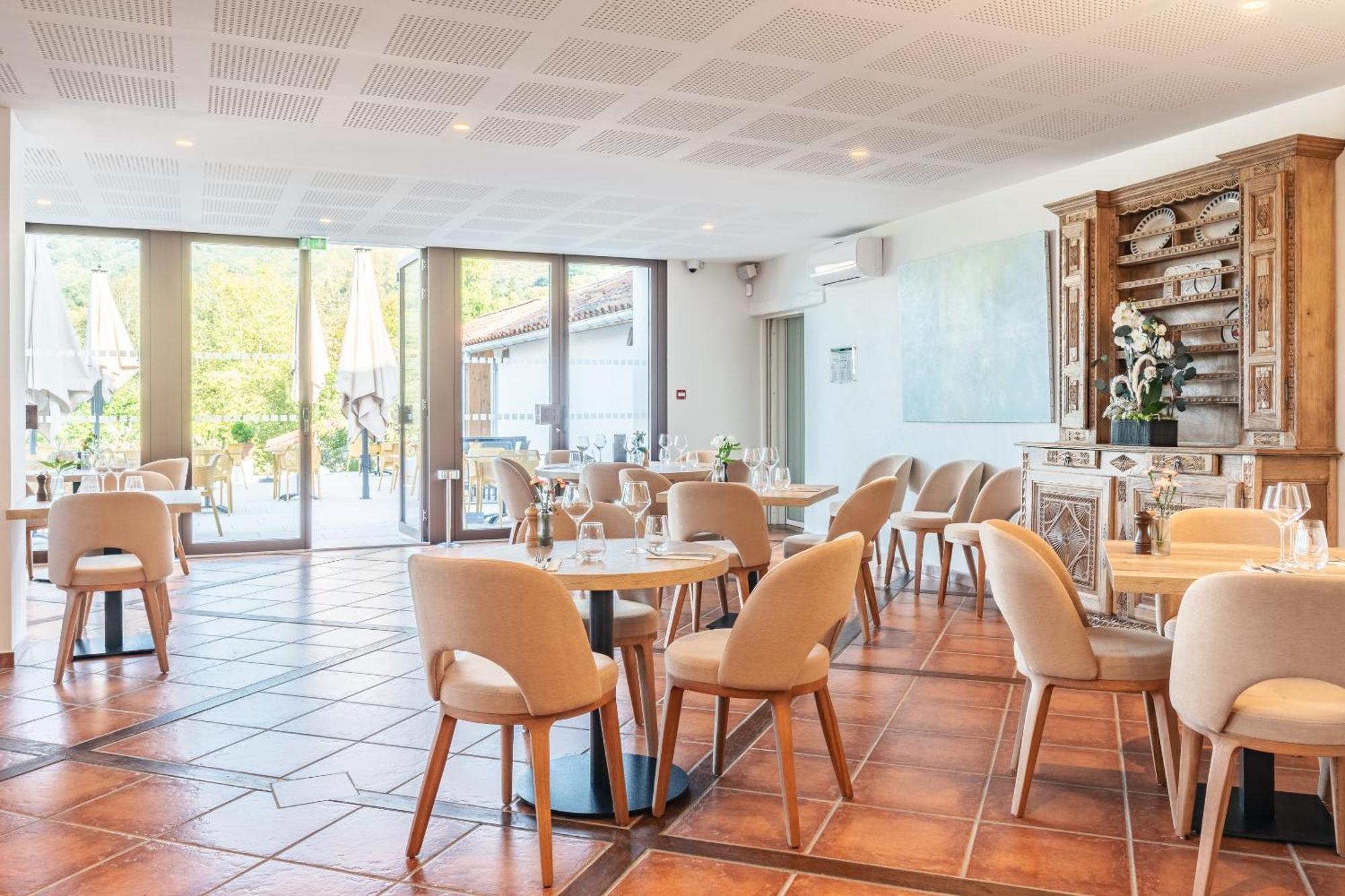 Hotel Restaurant & Spa La Maison Oppoca Aïnhoa Exteriör bild