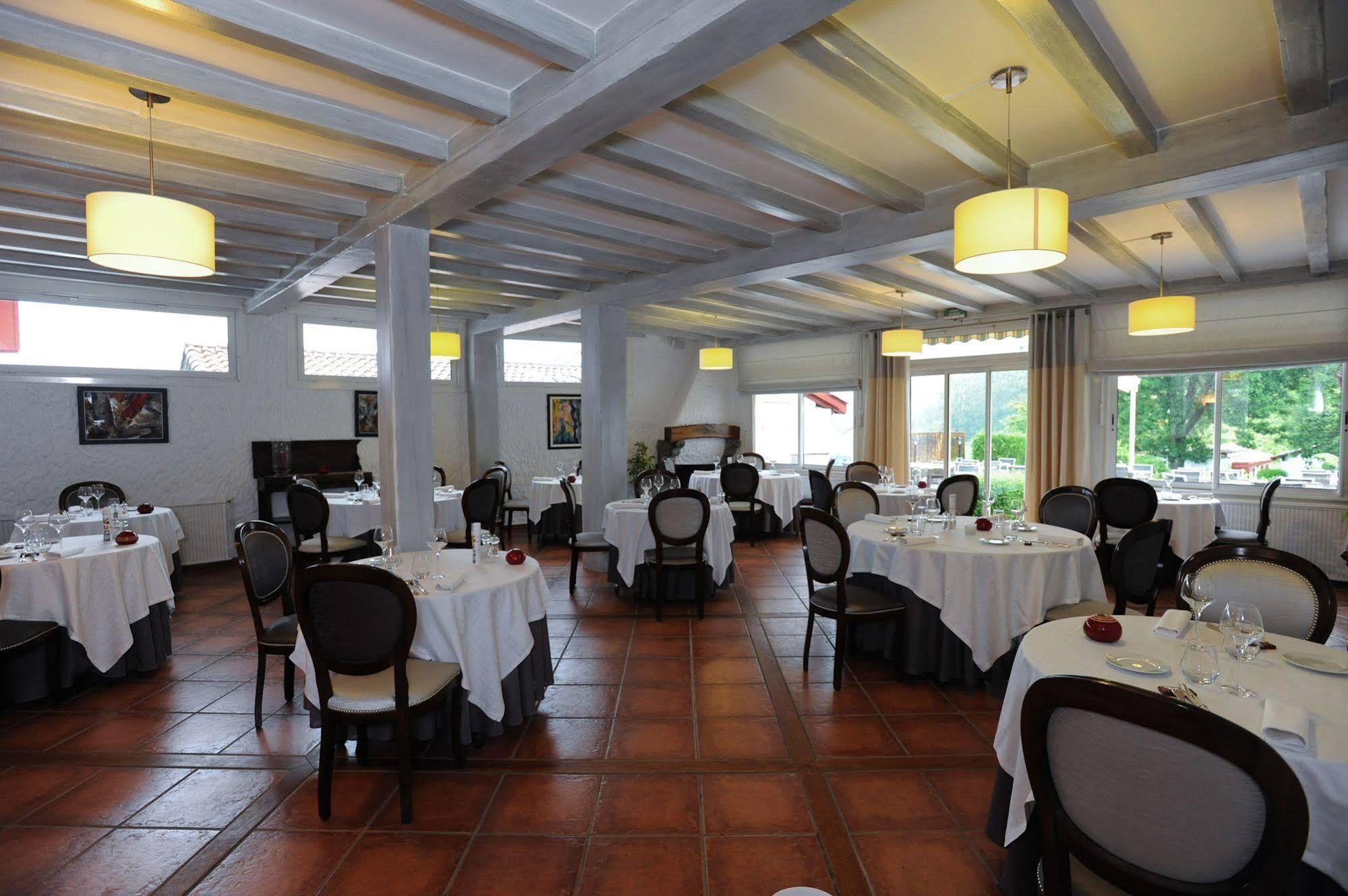 Hotel Restaurant & Spa La Maison Oppoca Aïnhoa Exteriör bild